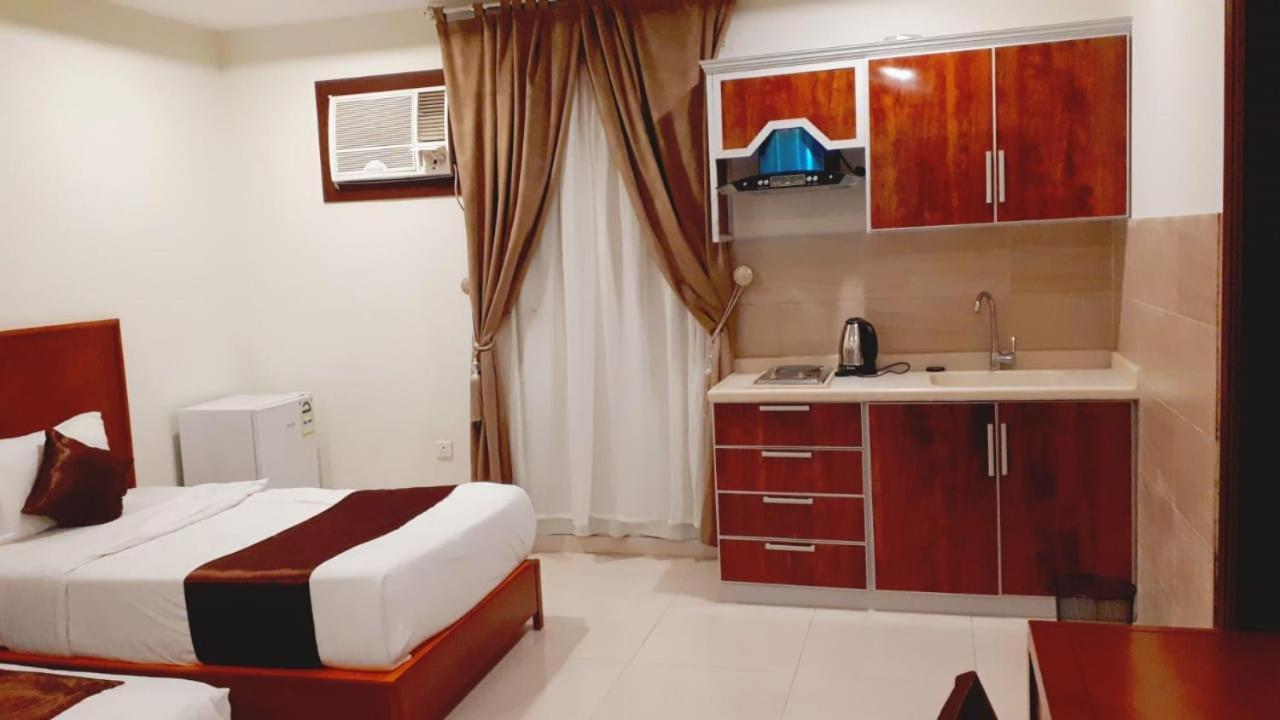 Iwan Alandalusia Al Ajaweed Aparthotel Джеда Екстериор снимка